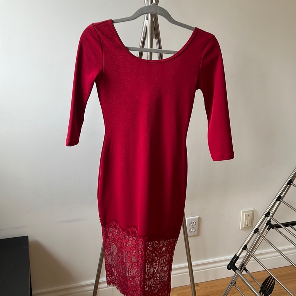 BRAND NEW WITH TAGS red half sleeve low back lace hem bodycon dress S